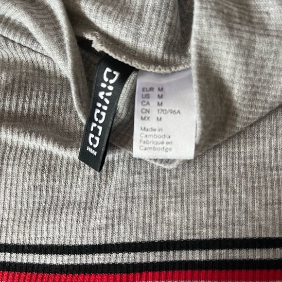 H&M cropped turtleneck - Picture 2 of 3